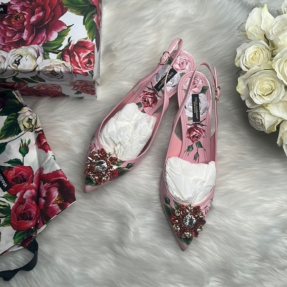 Dolce & Gabbana Shoes - Dolce & Gabbana peonie floral kitten heel shoes Size 41